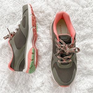 VIONIC | NWOB women’s drift Tokyo leisure sneaker, size 9